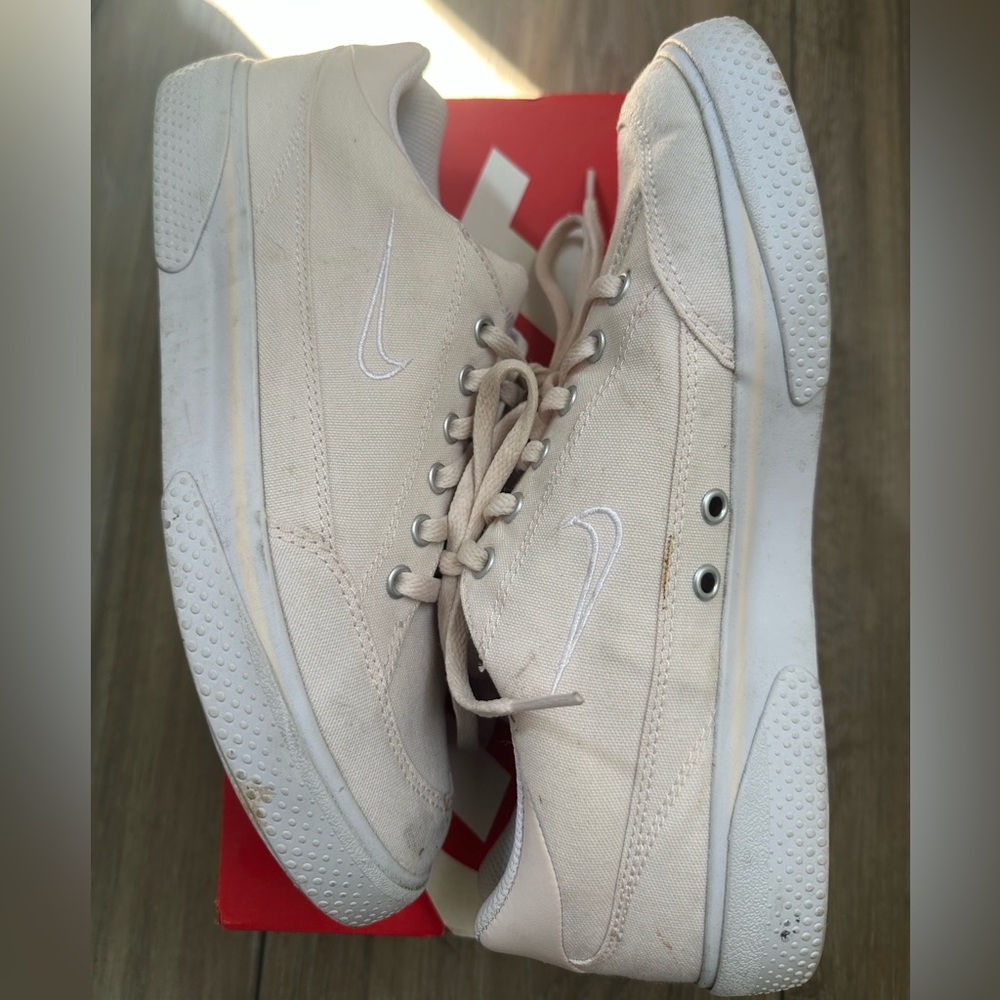 Nike Canvas Sneakers